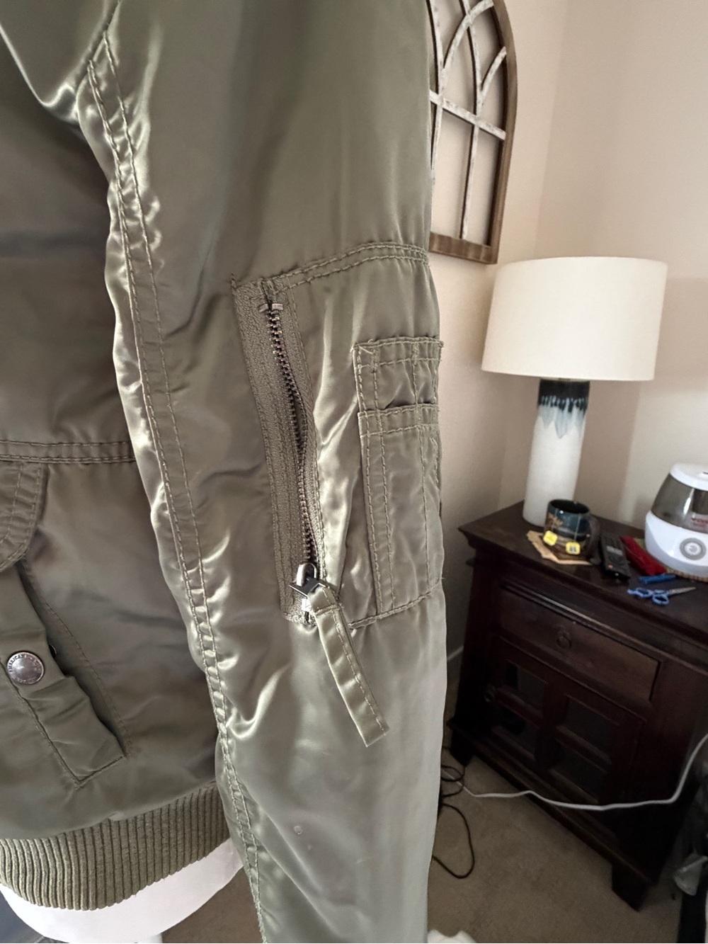 American Eagle Outfitters AE-177 Satin Bomber Jacket XS Green - Picture 10 of 10